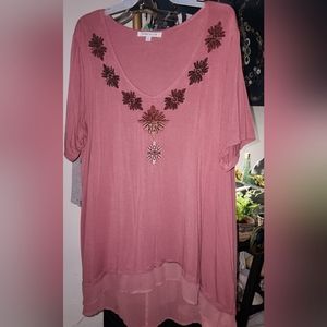 1X Flowy loose top with sheer edge and embellishments